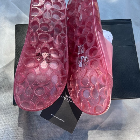 Coach brand new size 10 pink pool slides - Picture 3 of 3